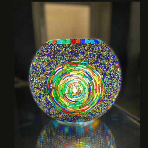 Lampe de table en verre mosaïque Blue Churi h. 23 cm.