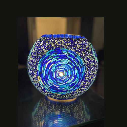 Lampe de table en verre mosaïque Blue Churi h. 17 cm.