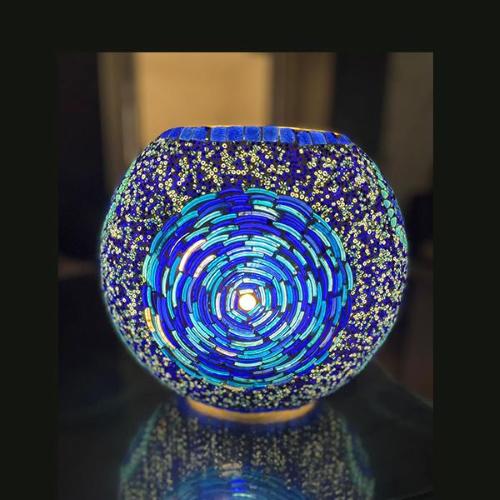 Lampe de table en verre mosaïque Blue Churi h. 23 cm.