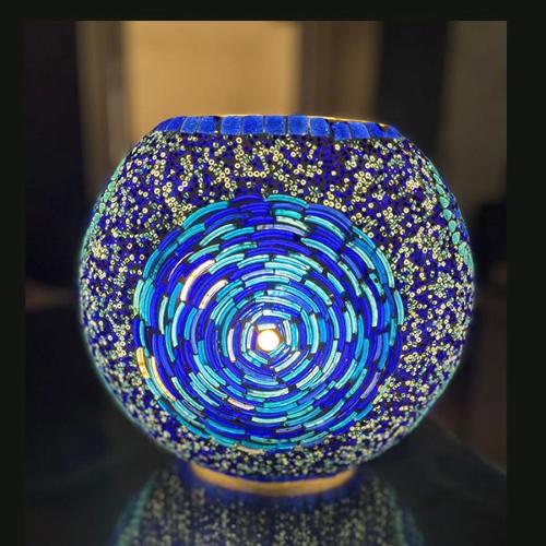 Lampe de table en verre mosaïque Blue Churi h. 32 cm.