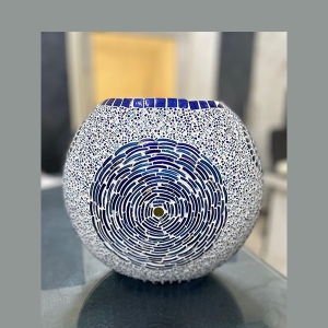 Lampe de table en verre mosaïque Blue Churi h. 17 cm.