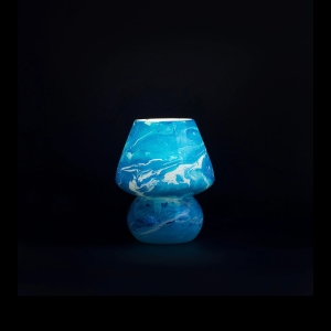 Lampe de table en verre peint Ocean h. 17 cm.